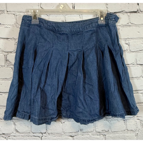 American Eagle Denim Skirt Pleated Mini Skater Style Blue Size 8 - Picture 1 of 3